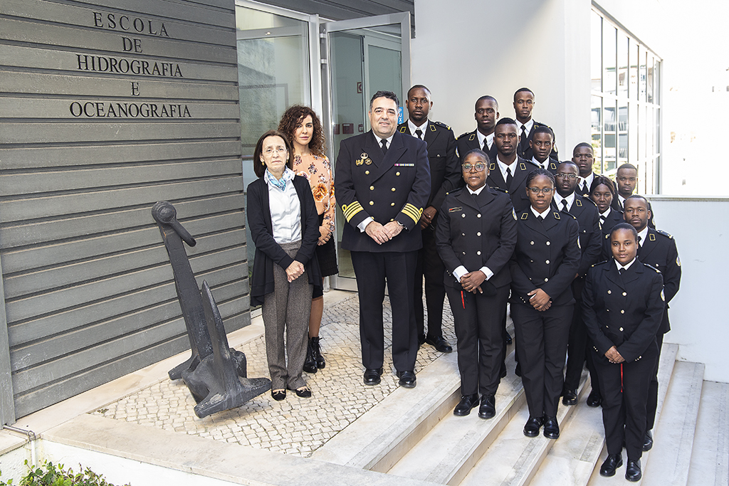 Alunos finalistas da Academia Naval de Angola concluem estágio no IH