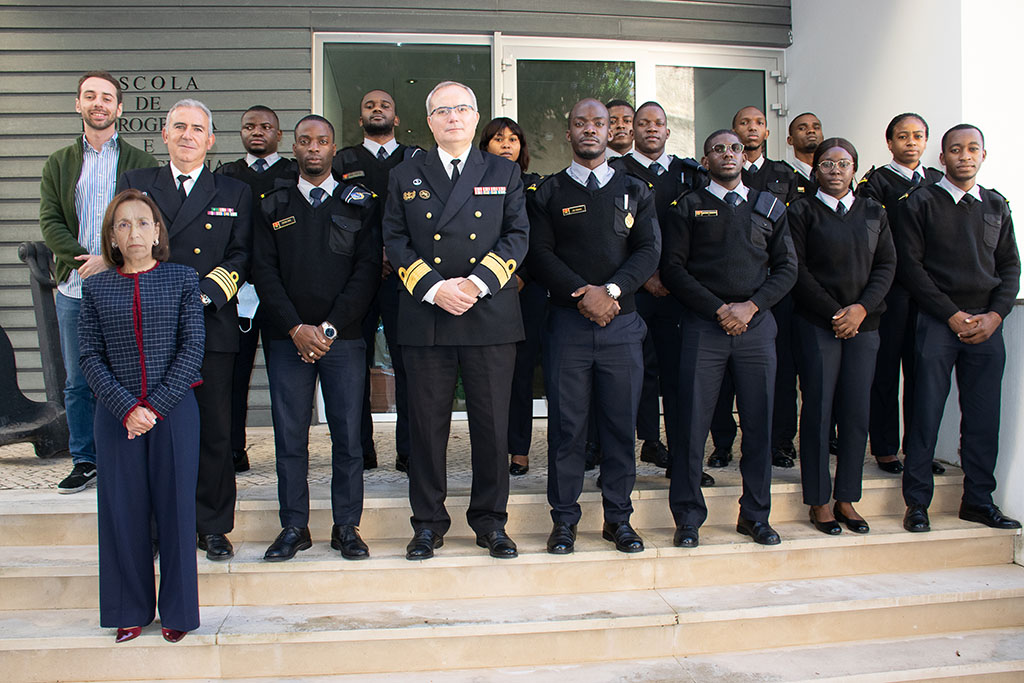 Alunos Finalistas da Academia Naval de Angola realizaram estágio no IH
