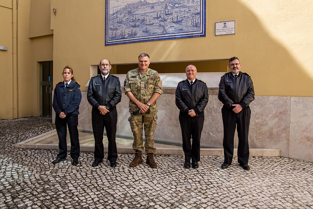 IH recebeu a visita do Brigadeiro-general Poul Primdhal