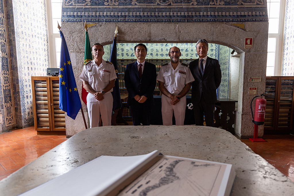 O Instituto Hidrográfico recebe a visita do Embaixador da República da Coreia em Portugal