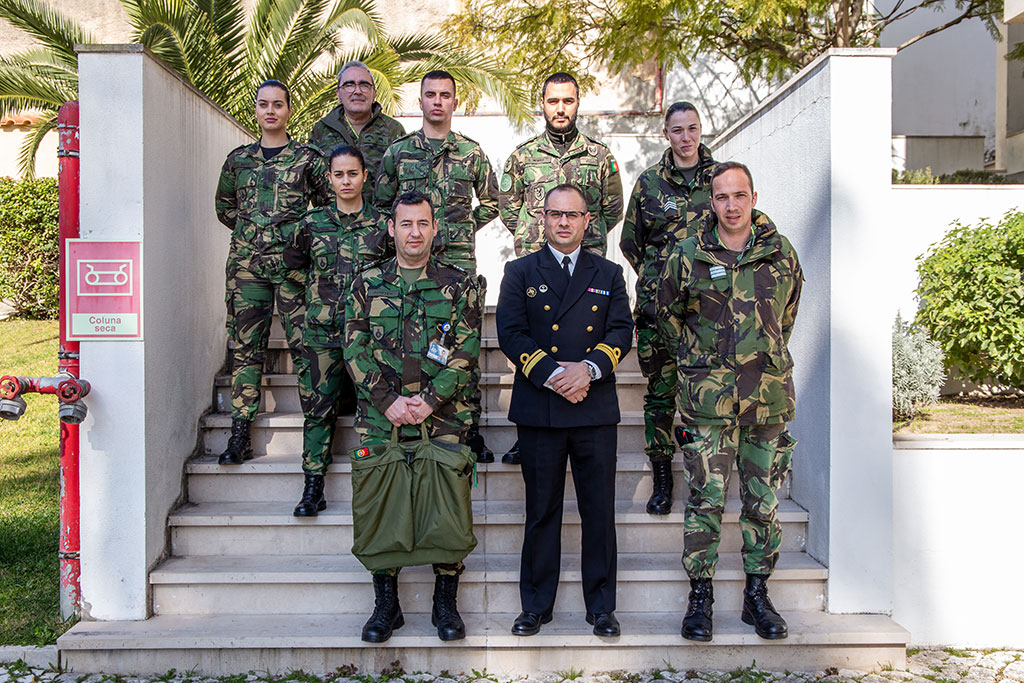 Instituto Hidrográfico recebe visita de Curso do Exército 