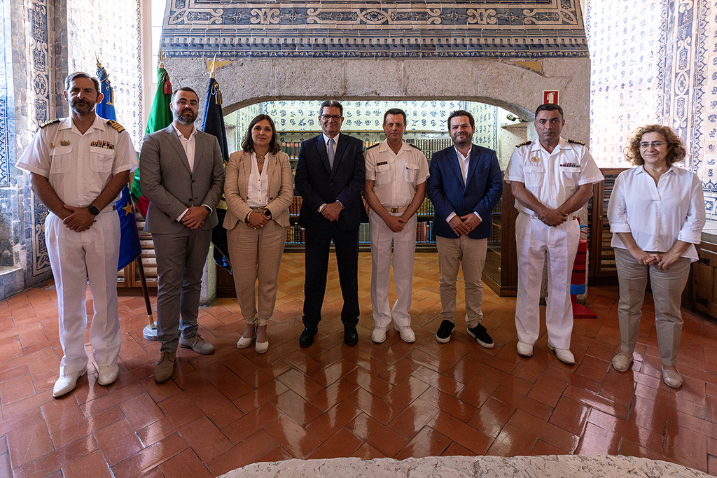Secretário Regional do Mar e das Pescas dos Açores visita o Instituto Hidrográfico