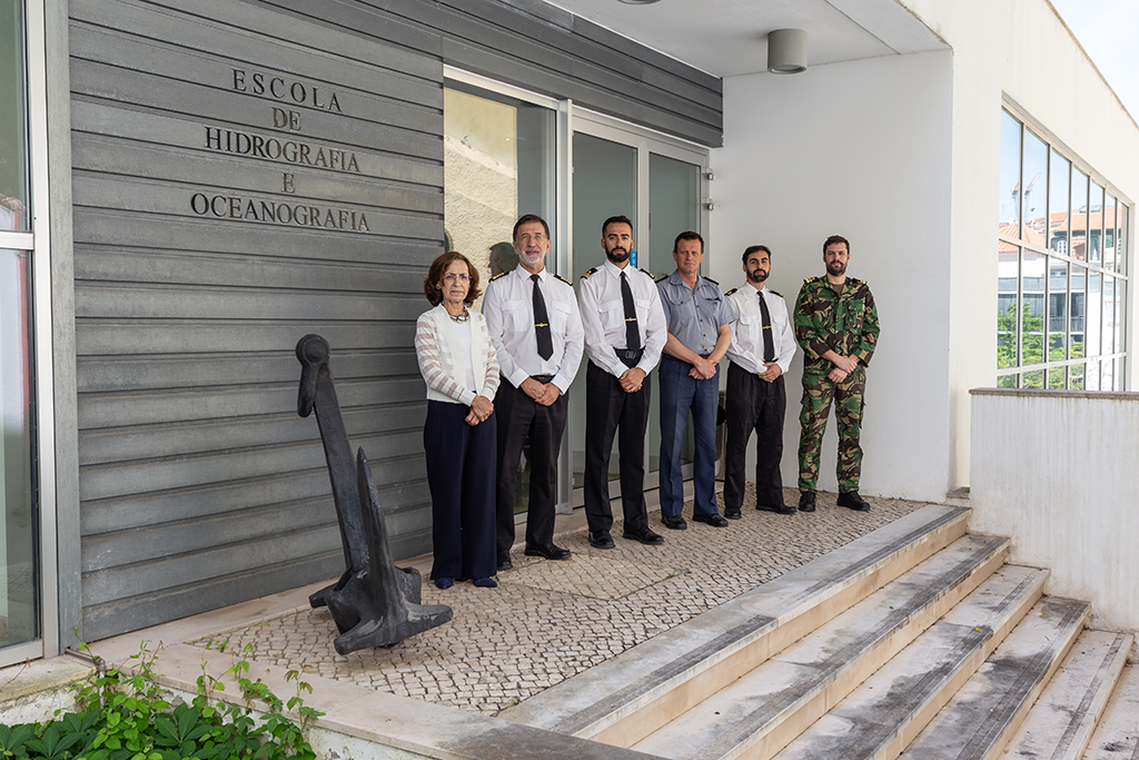 Curso de Especialização de Oficiais em Armas Submarinas no Instituto Hidrográfico